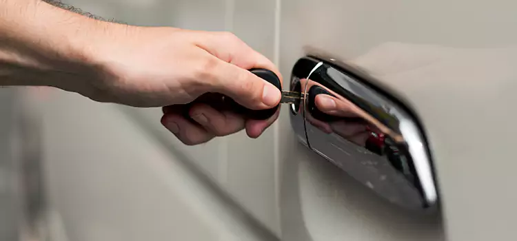 Why Choose Our Auto Locksmith Team in Dubuque, IA?